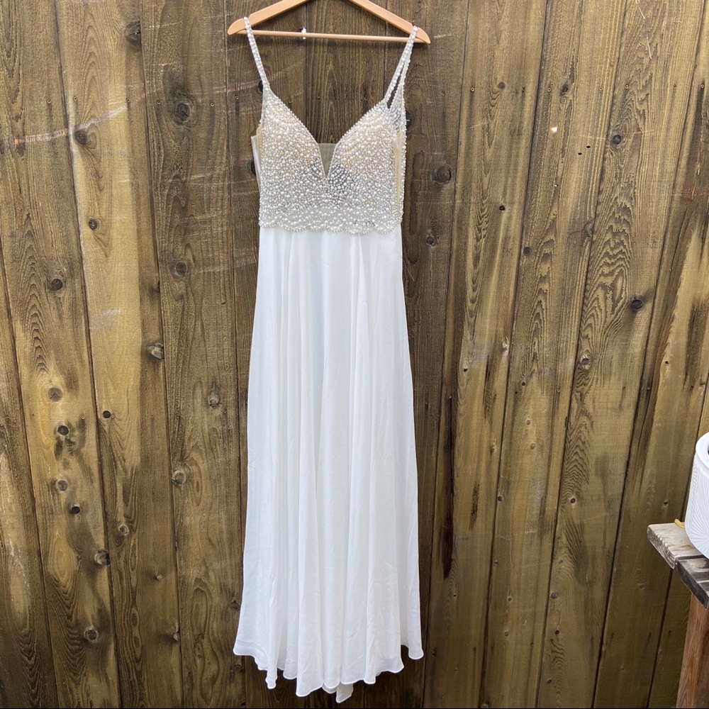 LULUS Beaded Rhinestone Wedding Gown 6 ✨